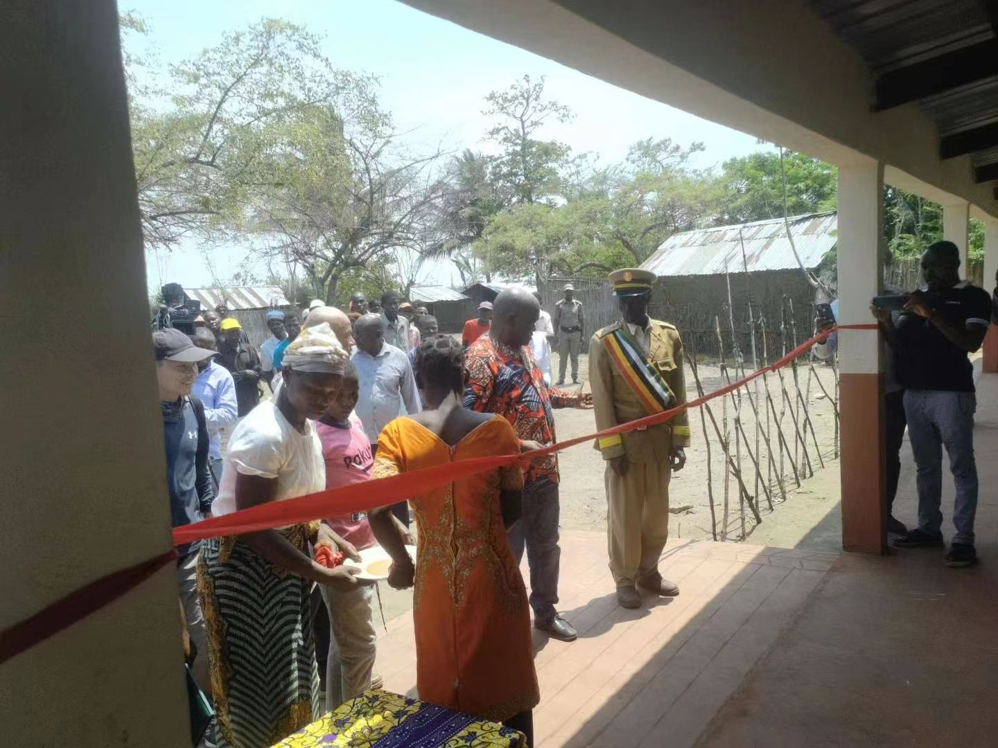 濟(jì)南域?yàn)t集團(tuán)有限公司莫桑子公司最新捐贈活...