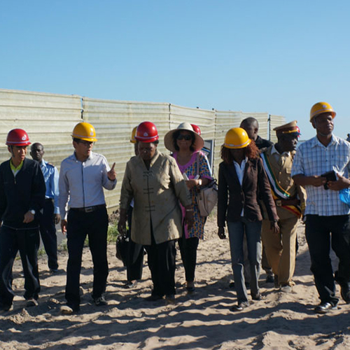 莫礦產(chǎn)資源部比亞斯部長到訪長城礦業(yè)項(xiàng)目所...